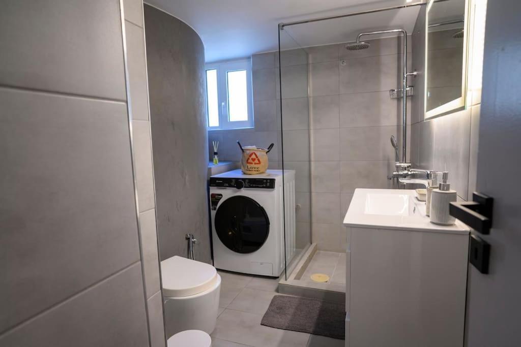 Seaview Orchid 2 Bed Elegance Apartman Athén Kültér fotó